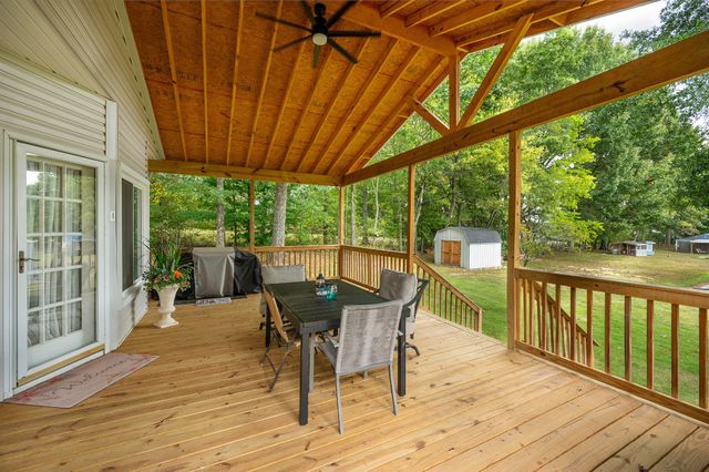 5205 SE Tater Peeler Rd, Lebanon, TN 37090