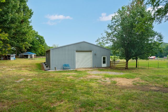 5205 SE Tater Peeler Rd, Lebanon, TN 37090