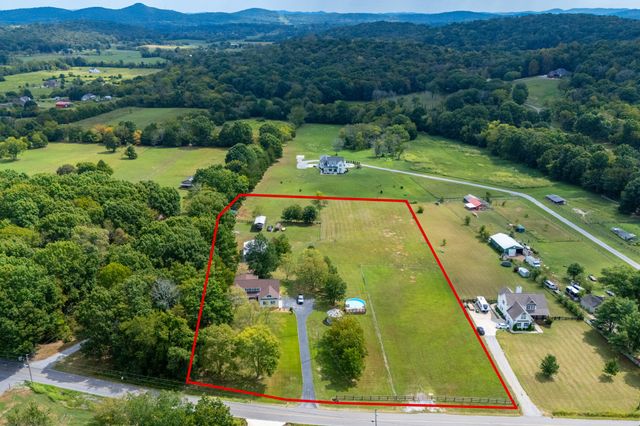 5205 SE Tater Peeler Rd, Lebanon, TN 37090