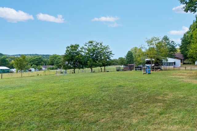 5205 SE Tater Peeler Rd, Lebanon, TN 37090