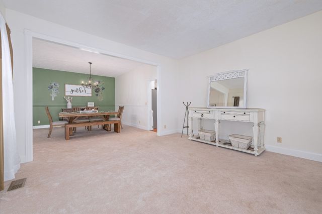5205 SE Tater Peeler Rd, Lebanon, TN 37090