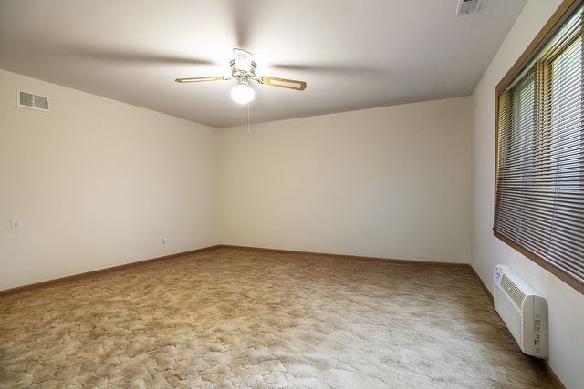 8850 W 101st Place, Palos Hills, IL 60465
