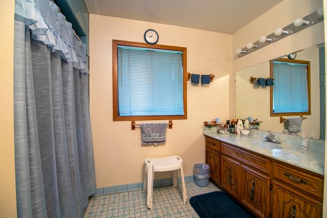 8850 W 101st Place, Palos Hills, IL 60465