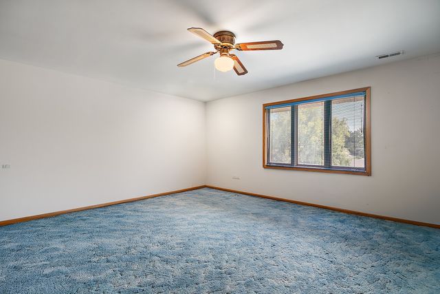 8850 W 101st Place, Palos Hills, IL 60465