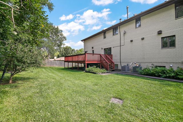 8850 W 101st Place, Palos Hills, IL 60465