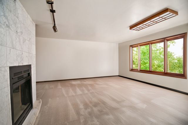 8850 W 101st Place, Palos Hills, IL 60465