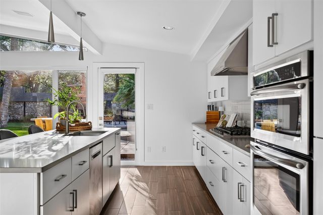 412 Ridgewood RD, West Lake Hills, TX 78746