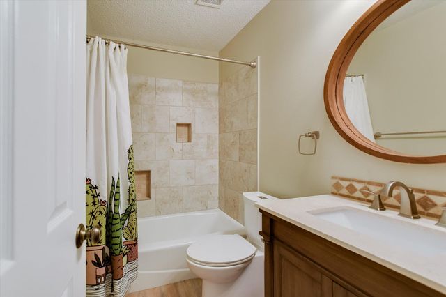 1104 Crestview ST, Round Rock, TX 78681