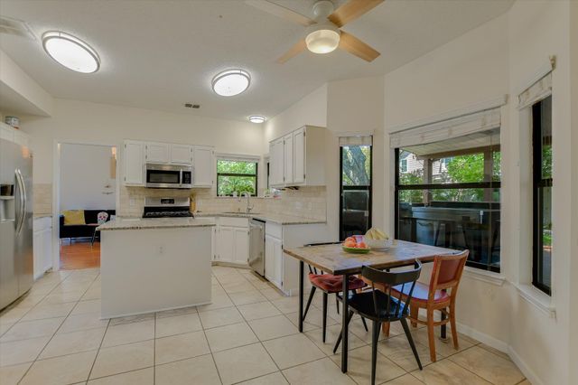 1104 Crestview ST, Round Rock, TX 78681