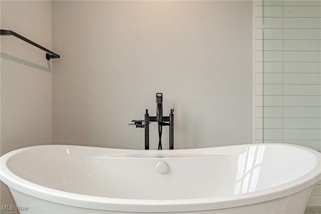 588 Magnolia Court, Mayfield, OH 44143