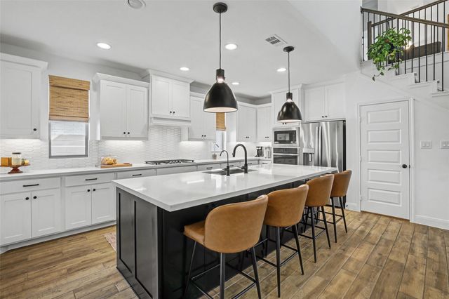 1216 Summer Moon DR, Georgetown, TX 78628