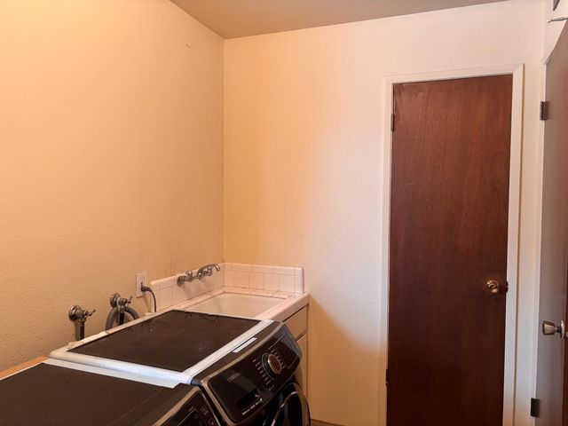 320 Avila Ct, Stockton, CA 95210