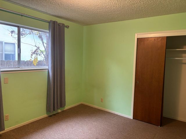 320 Avila Ct, Stockton, CA 95210