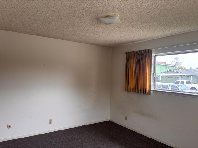 320 Avila Ct, Stockton, CA 95210