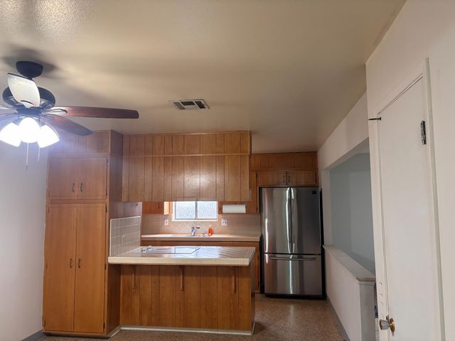 320 Avila Ct, Stockton, CA 95210