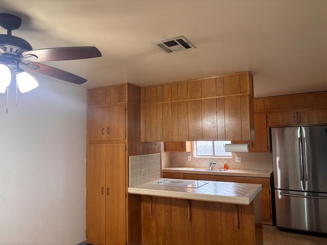 320 Avila Ct, Stockton, CA 95210