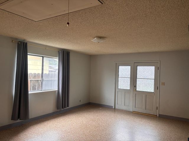 320 Avila Ct, Stockton, CA 95210