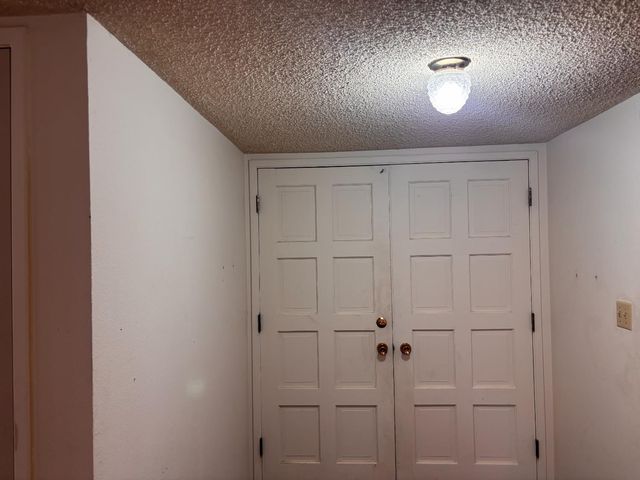 320 Avila Ct, Stockton, CA 95210