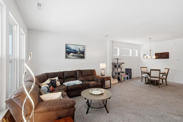 8147 Westfall Lane, West Chester, OH 45069