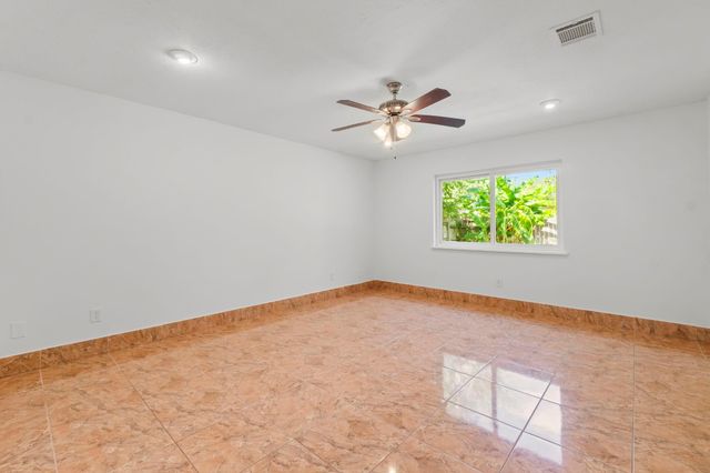 15526 Camino Del Sol Drive, Houston, TX 77083