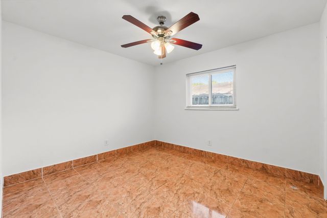 15526 Camino Del Sol Drive, Houston, TX 77083