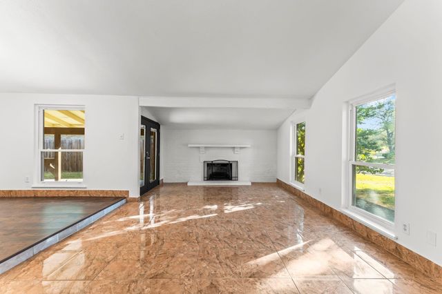 15526 Camino Del Sol Drive, Houston, TX 77083