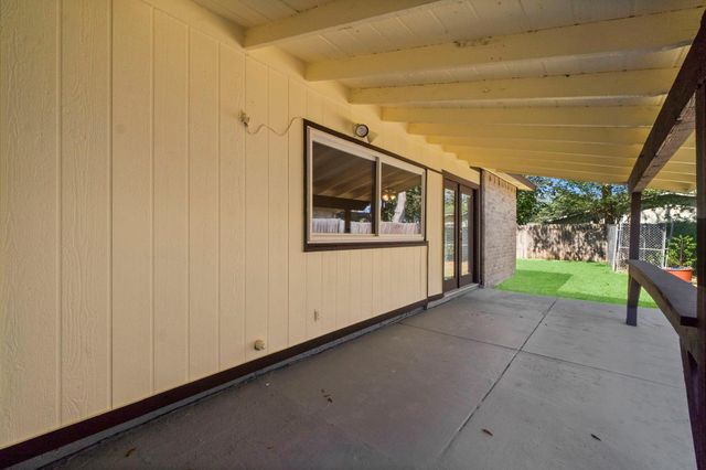 15526 Camino Del Sol Drive, Houston, TX 77083