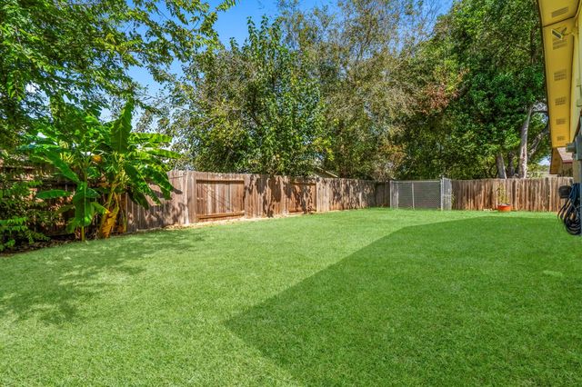 15526 Camino Del Sol Drive, Houston, TX 77083