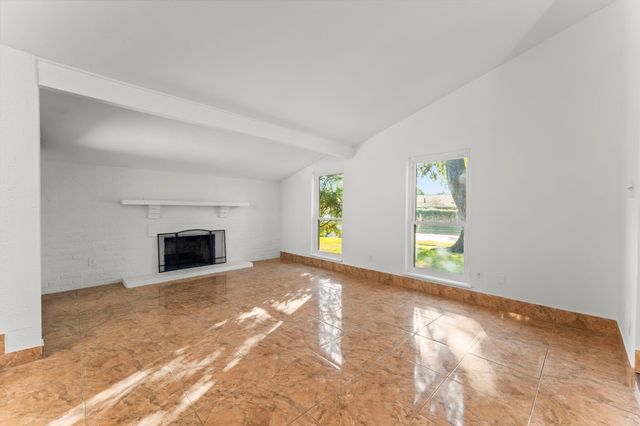 15526 Camino Del Sol Drive, Houston, TX 77083