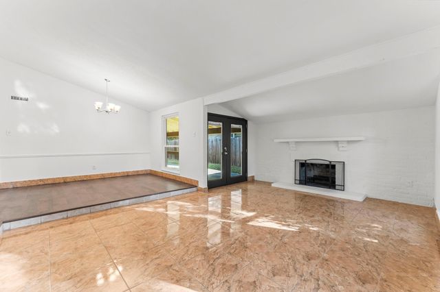 15526 Camino Del Sol Drive, Houston, TX 77083