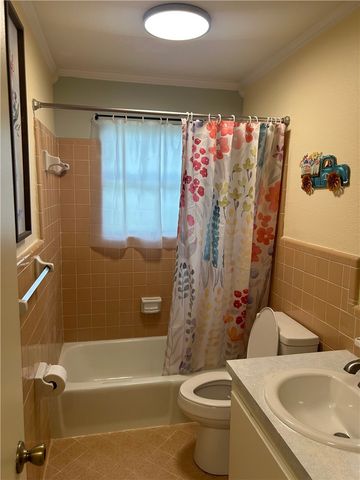 905 W Terrace Blvd, Rockport, TX 78382