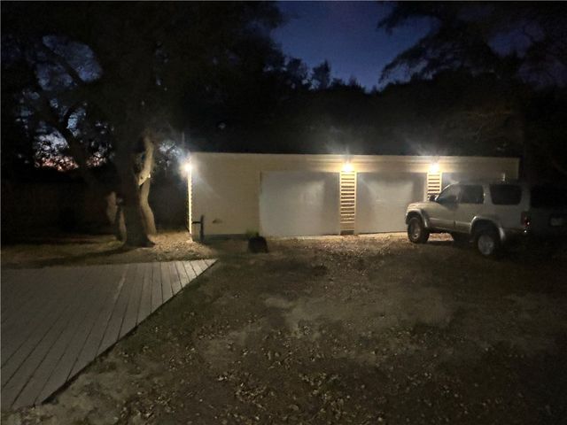 905 W Terrace Blvd, Rockport, TX 78382