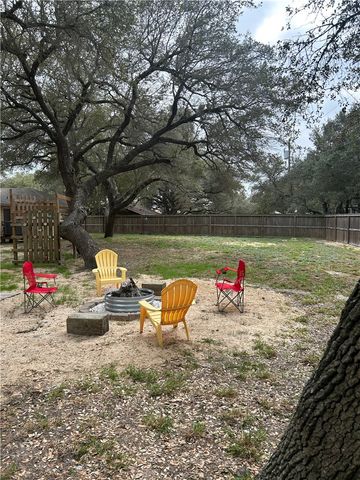 905 W Terrace Blvd, Rockport, TX 78382