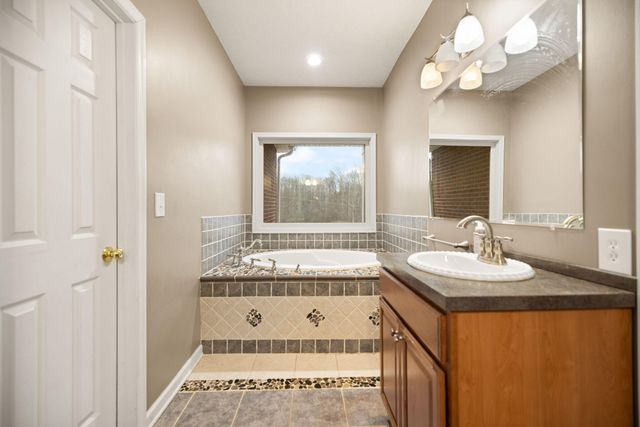 198 Iwanna Loop, Ezel, KY 41425