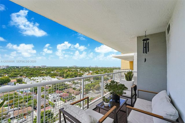900 SW 8th St 1609, Miami, FL 33130