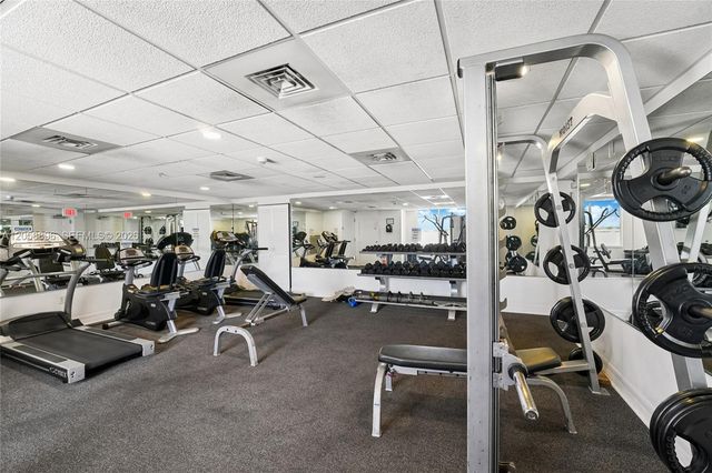 900 SW 8th St 1609, Miami, FL 33130