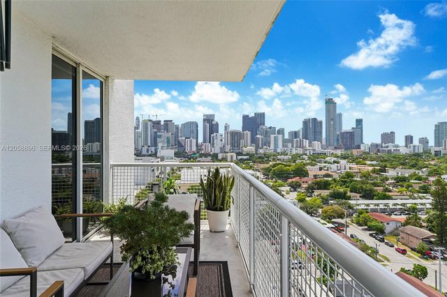 900 SW 8th St 1609, Miami, FL 33130