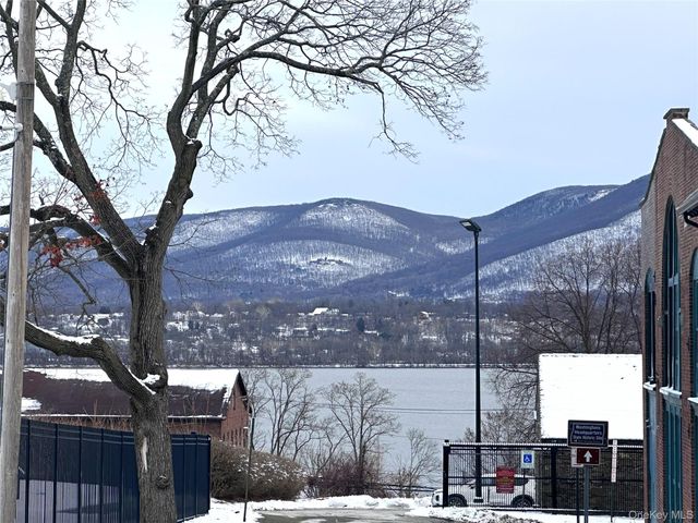 70 Johnes Street 328E, Newburgh, NY 12550