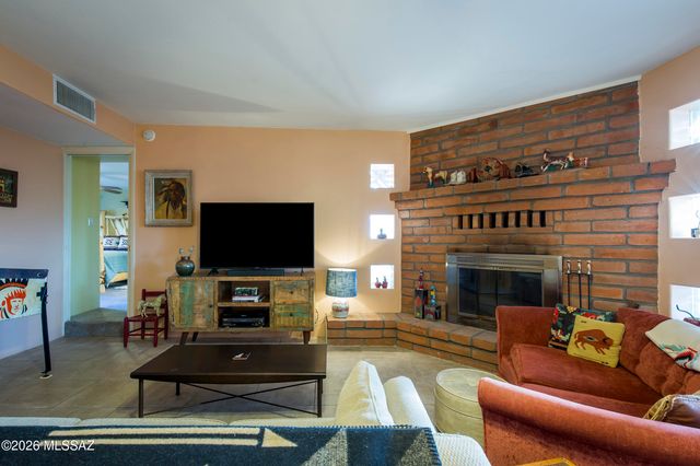 3825 N Tyndall Avenue, Tucson, AZ 85719