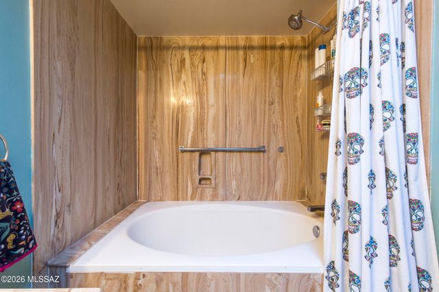 3825 N Tyndall Avenue, Tucson, AZ 85719