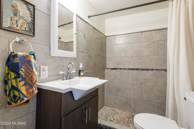 3825 N Tyndall Avenue, Tucson, AZ 85719