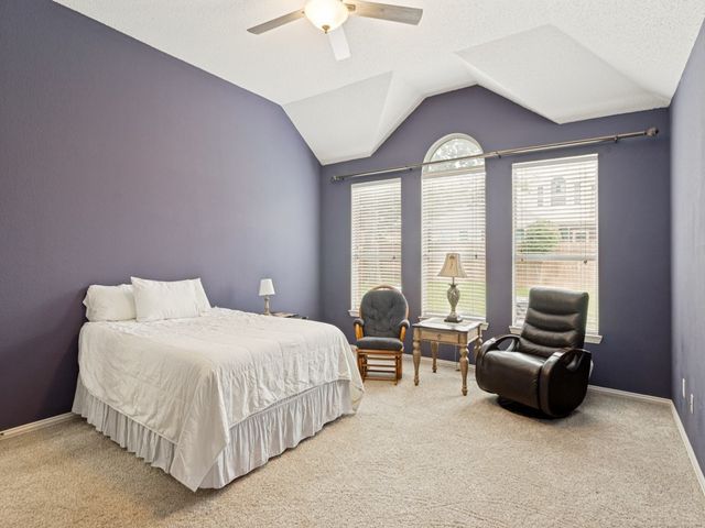 2216 Forest Creek Drive, Mansfield, TX 76063