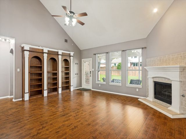 2216 Forest Creek Drive, Mansfield, TX 76063