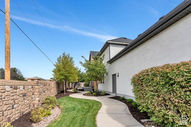 9435 N ASPEN HOLLOW CIR, Highland, UT 84003