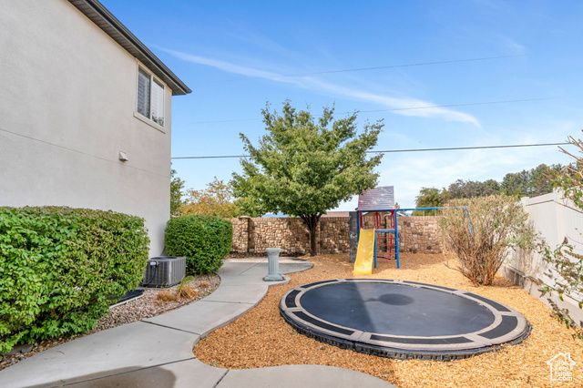 9435 N ASPEN HOLLOW CIR, Highland, UT 84003
