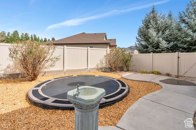 9435 N ASPEN HOLLOW CIR, Highland, UT 84003