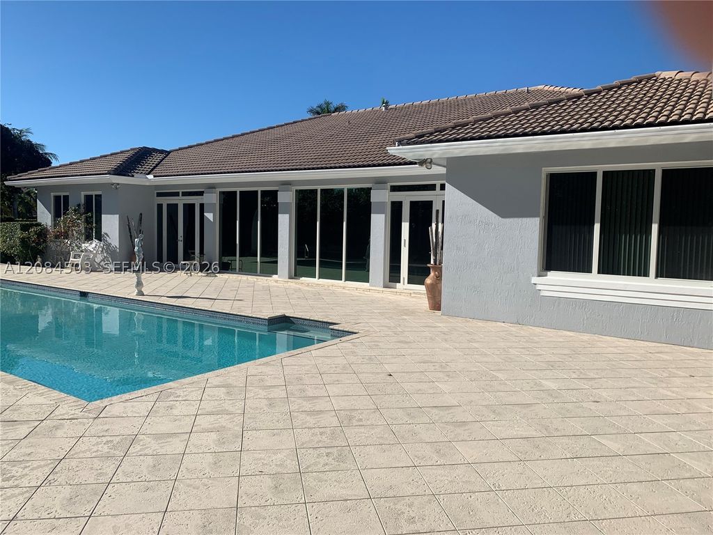 Image 1 of property listing at 7625 SW 75th Ave, Miami, FL 33143
