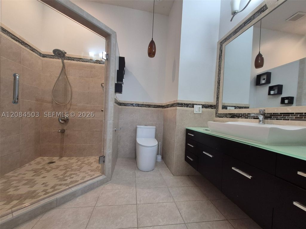 Image 19 of property listing at 7625 SW 75th Ave, Miami, FL 33143