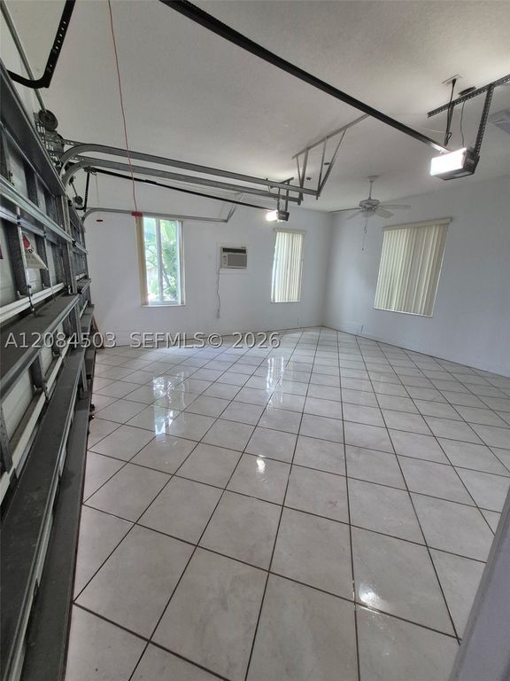 Image 48 of property listing at 7625 SW 75th Ave, Miami, FL 33143