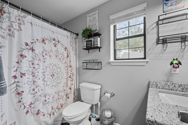 905 W Center Avenue, Searcy, AR 72143